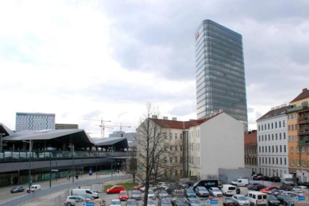 Appartement Nr 1 With 2 Balconies 3 Bedrooms Near Main Train Station *