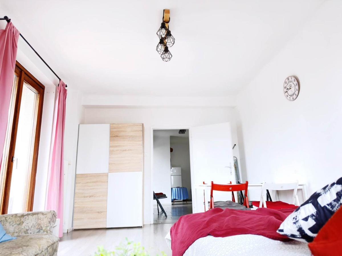 Nr 1 With 2 Balconies 3 Bedrooms Near Main Train Station Appartement