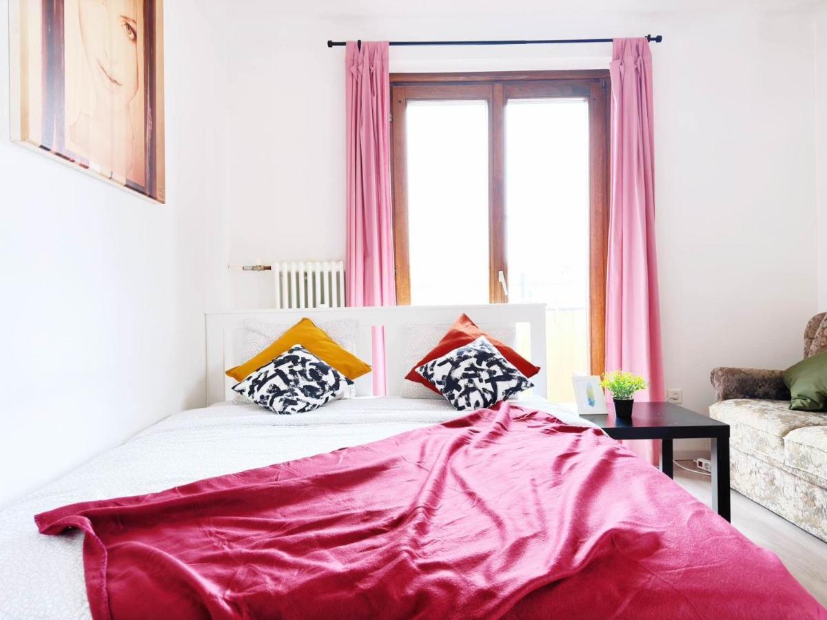 Appartement Nr 1 With 2 Balconies 3 Bedrooms Near Main Train Station *